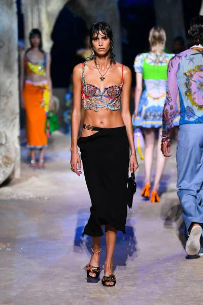 Look 72